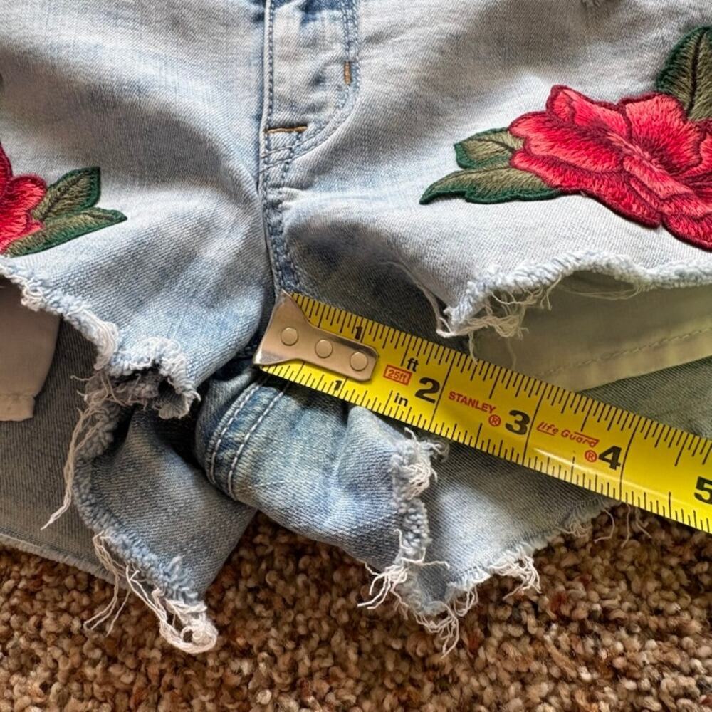 American Eagle Outfitters Super Stretch Hi-Rise Shortie Distressed Rose sz 8 - Picture 6 of 7
